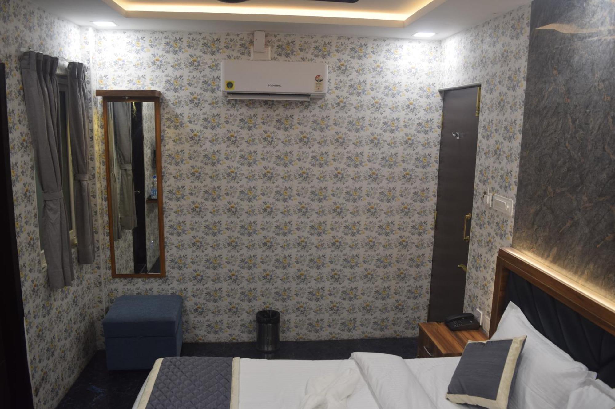 Esakki Empire Hotell Chennai Eksteriør bilde