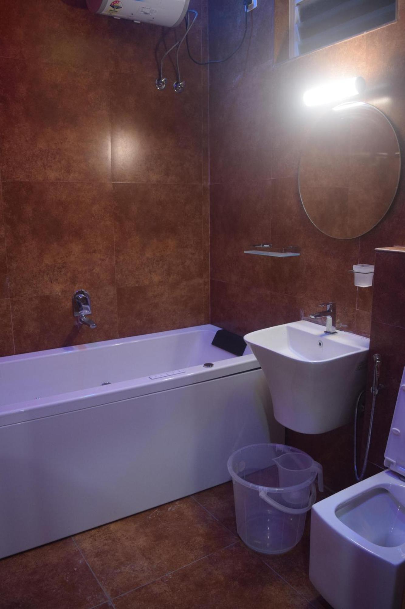 Esakki Empire Hotell Chennai Eksteriør bilde
